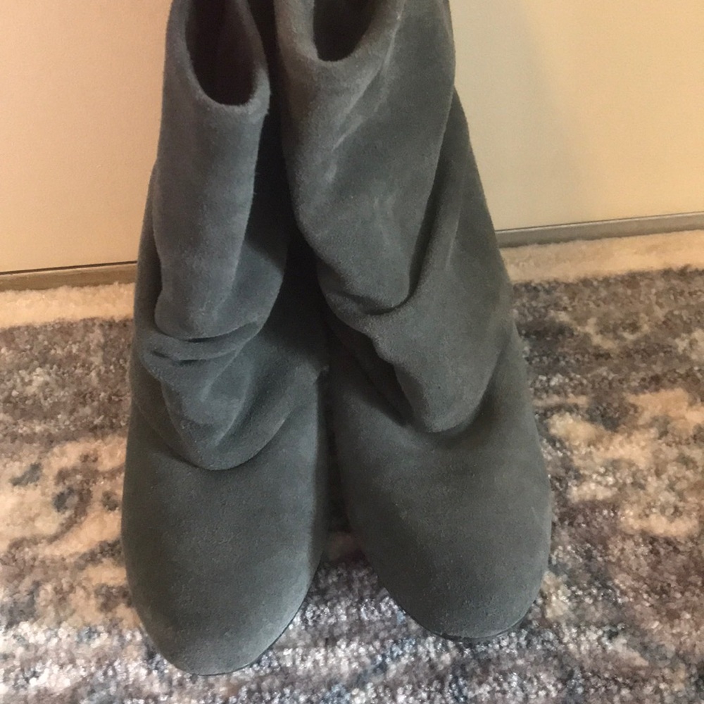 Steve Madden Gray Suede Booties - Picture 4 of 6